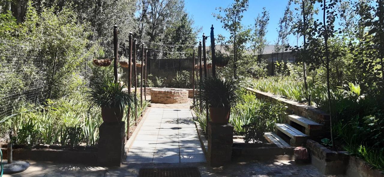 Furrows Lodge Nieu-Bethesda Exterior foto
